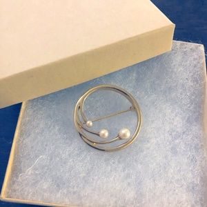 Vint. Monet Brooch Triple Faux Pearl Spiral Circle